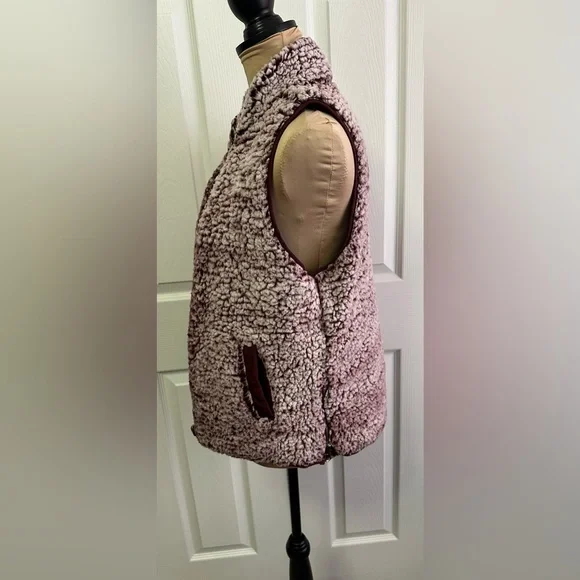 Altar'd State Burgundy Puffer Vest- Reversible - Picture 5 of 7